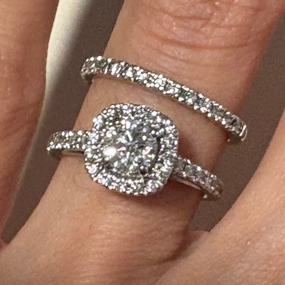 1CTW 14KWG 1/2CTR WEDDING RING - Picture 3 of 3